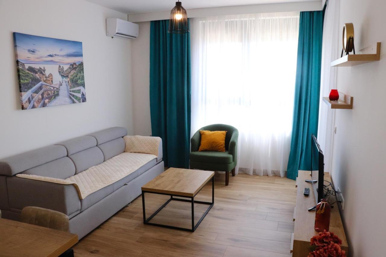 Eagles Apartments & Suites 울친 외부 사진