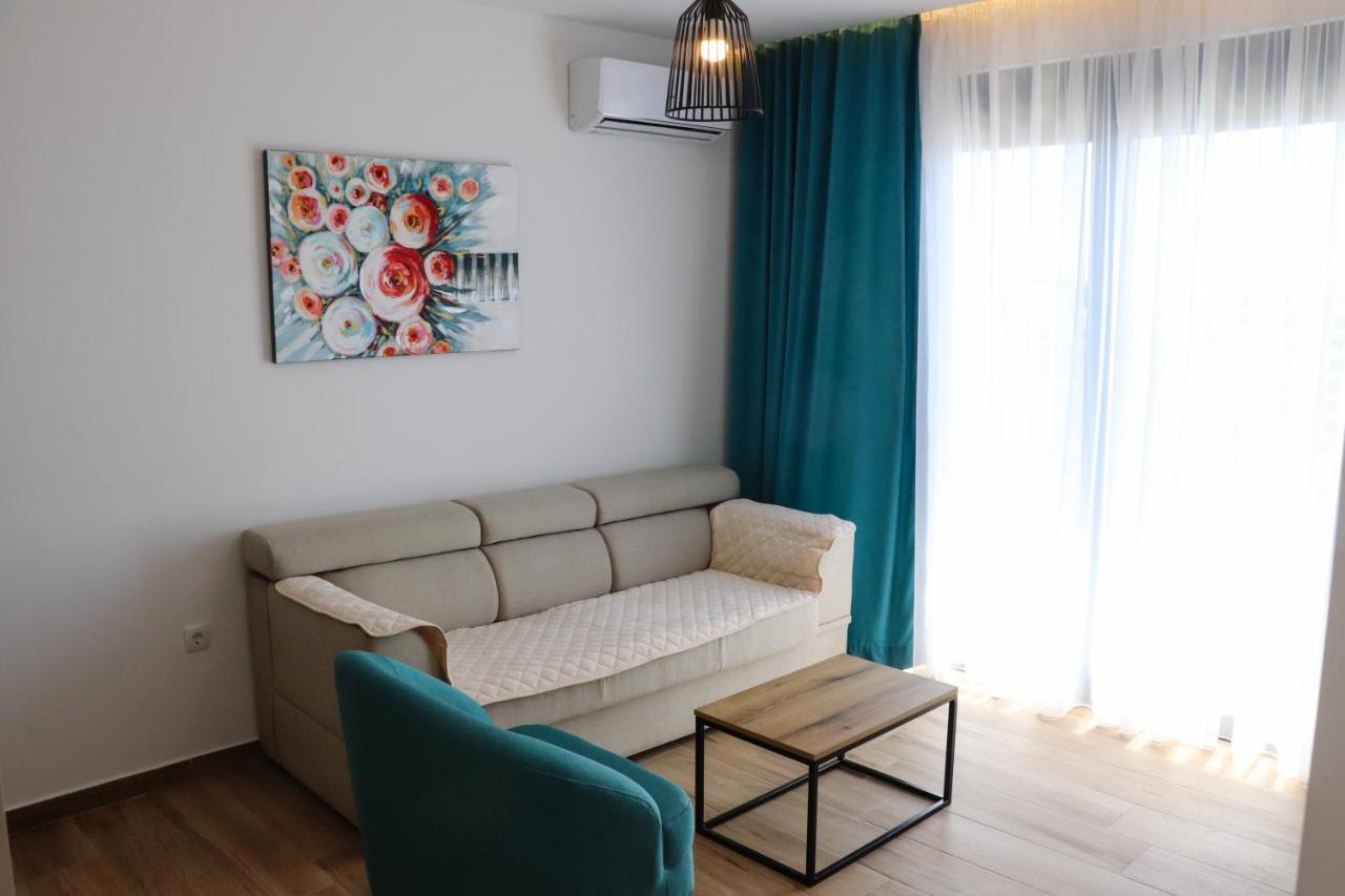 Eagles Apartments & Suites 울친 외부 사진